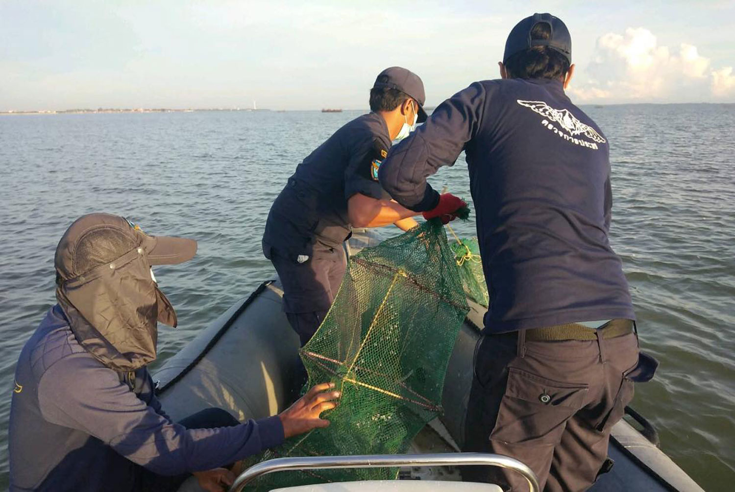 84 illegal fishing traps seized in Pattani