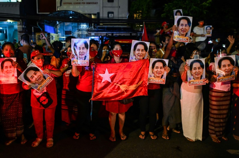 Myanmar junta threatens to dissolve Suu Kyi's party