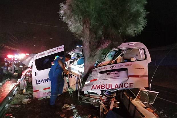 The crashed ambulance in Muang district of Phuket early Monday morning. (Photo: Achadtaya Chuenniran) The crashed ambulance in Muang district of Phuket early Monday morning. (Photo: Achadtaya Chuenniran)