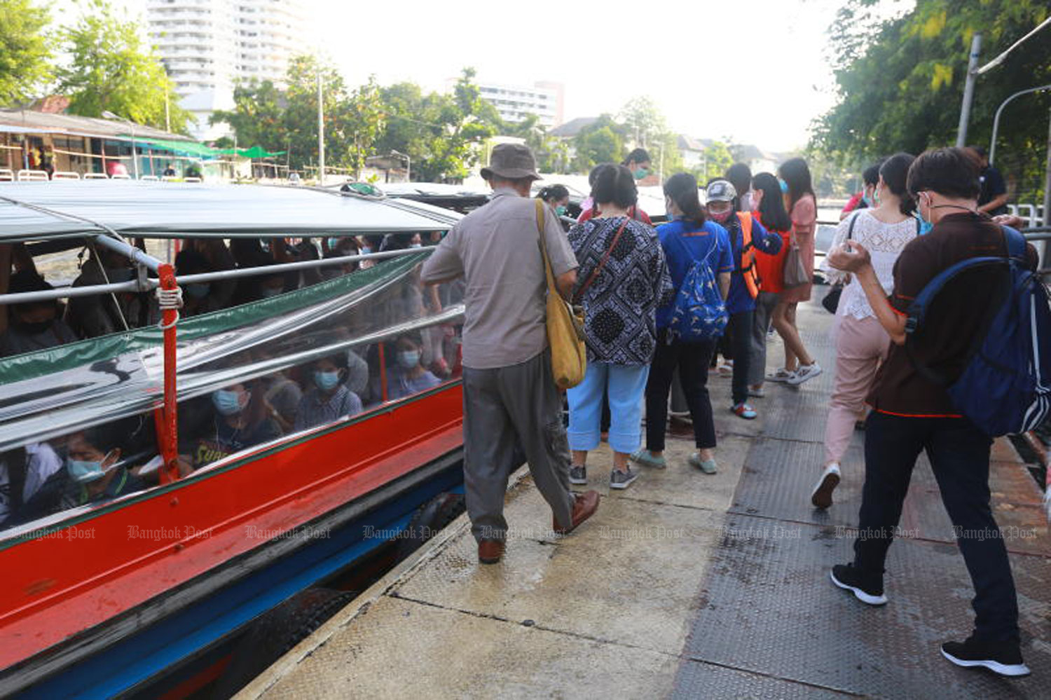 Saen Saep boat service suspended until Sunday