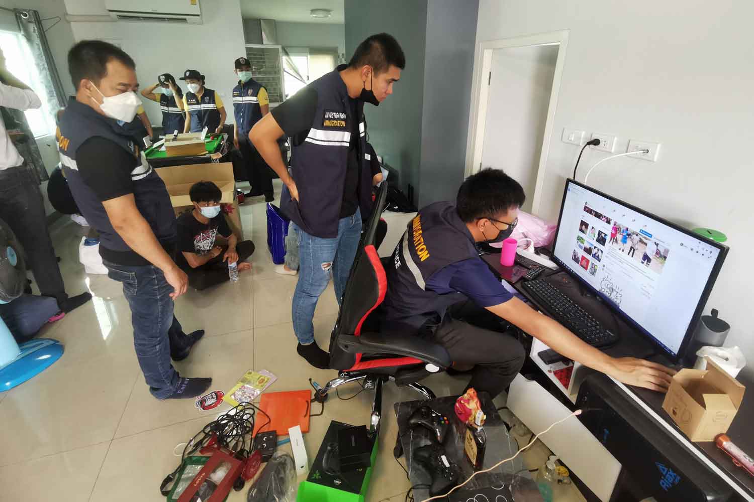 Football gambling 'hosts' busted in Mae Sot