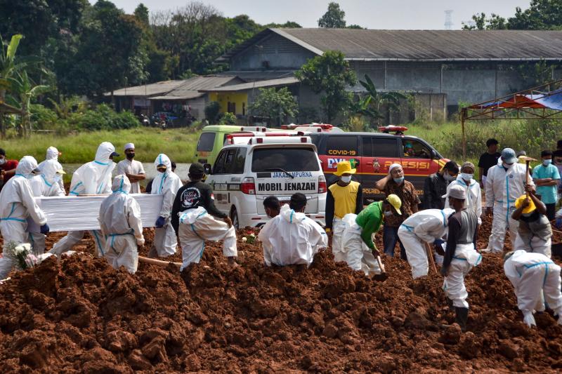 Indonesia logs record 1,040 Covid deaths in 24 hours