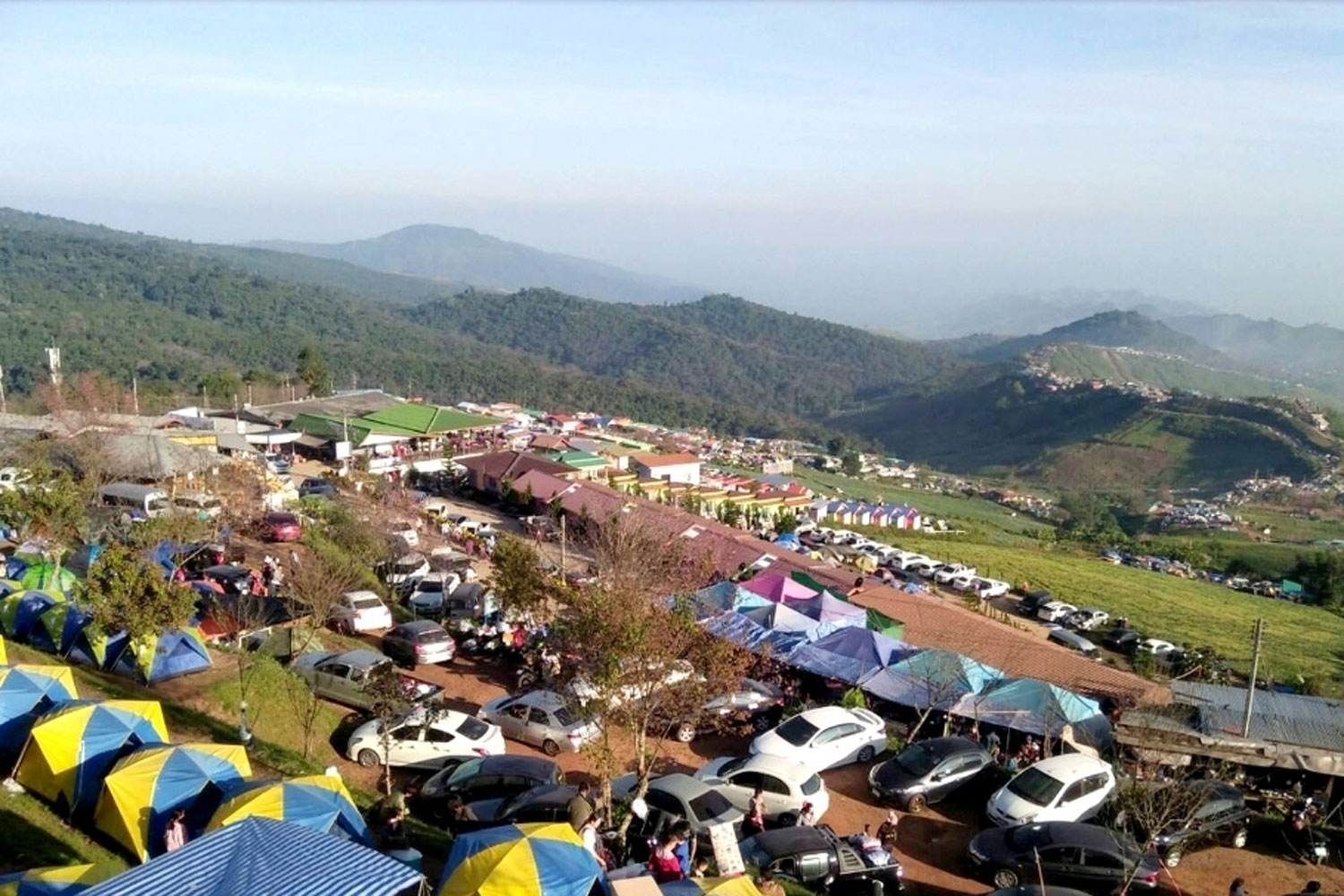 Phu Thap Boek tourist site under lockdown