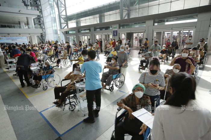 Govt sticks to 10-million jab pledge