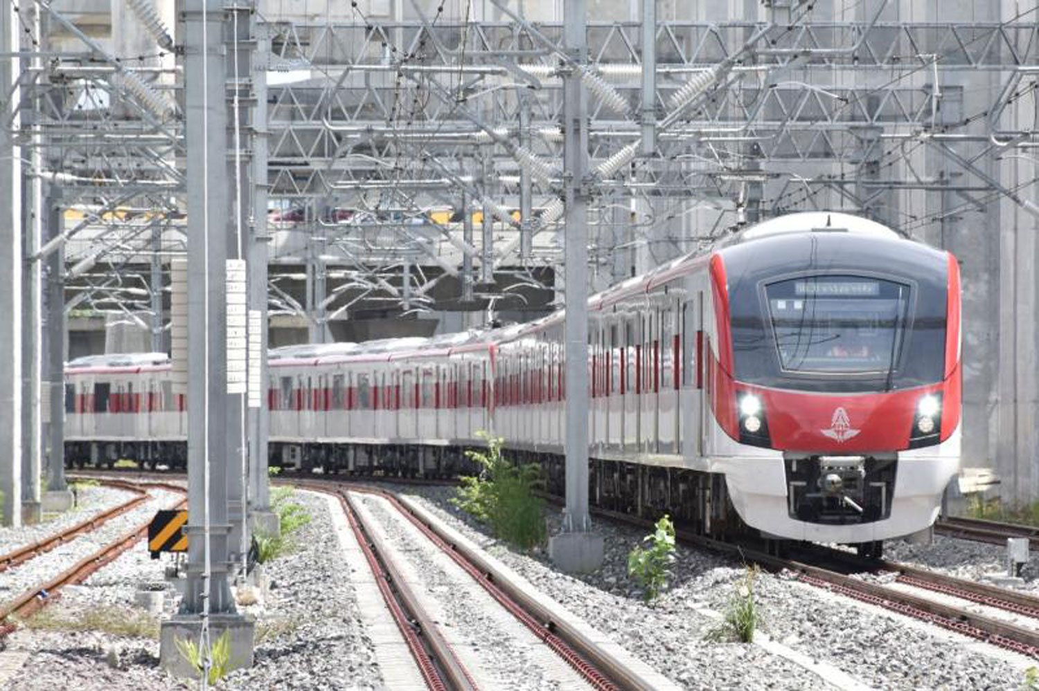 State Railway of Thailand will hold a soft launch of Red Line services on Aug 2 as planned. (State Railway of Thailand photo)