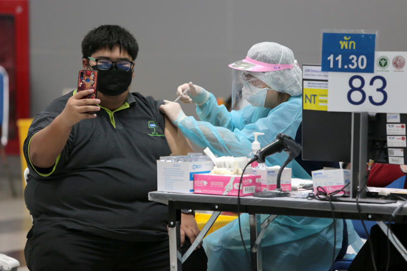 Thursday was the first day that the elderly aged 60 and over, people who weigh more than 100 kilogrammes and women at least 12-week pregnant could walk in at Bang Sue Grand Station for their first shots of the AstraZeneca vaccine. (Photo: Chanat Katanyu)