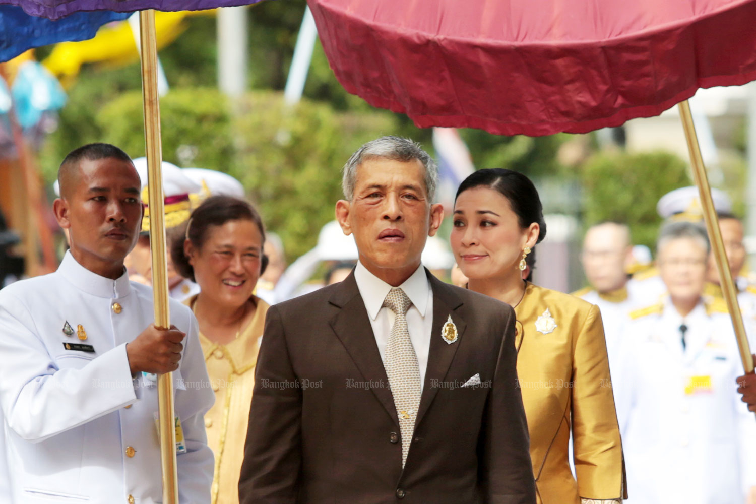 HM King donates B2.8bn for hospitals and medical facilities. (Bangkok Post file photo)