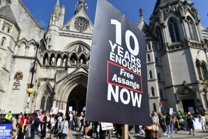 UK judge backs US appeal in Assange extradition case - Vimarsana News