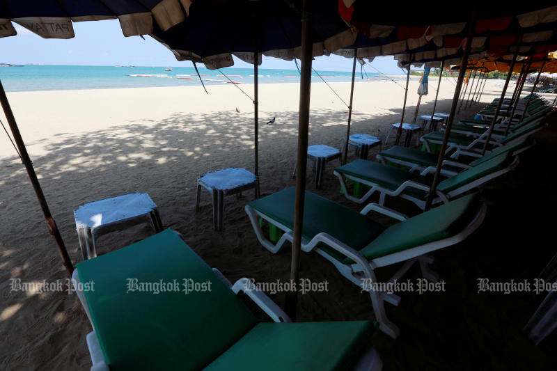 Empty chairs are seen on a beach, which is usually full of tourists, amid fears of coronavirus disease in Pattaya on March 27, 2020. (Reuters photo)