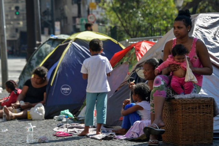 Pandemic pushes new homeless onto Sao Paulo streets - Vimarsana News
