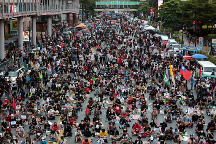 Rally returns to Ratchaprasong