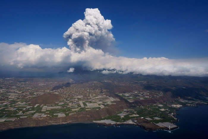 Canaries volcano lava reaches sea, raising toxic gas fears - Vimarsana News