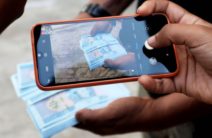 Myanmar currency trade moves online - Vimarsana News
