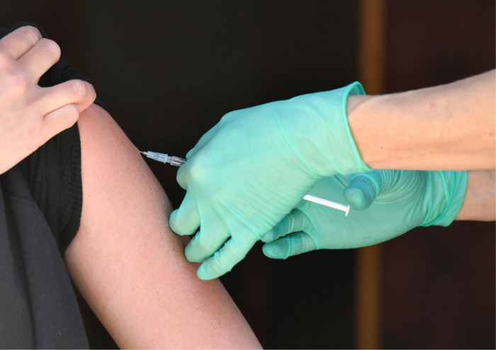 More large US companies touting Covid-19 vaccine mandates - Vimarsana News