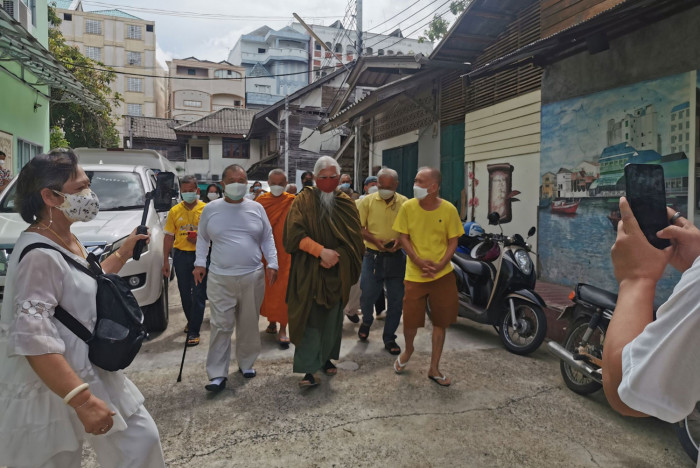 Disgraced former monk returns to Thailand, warmly received - Vimarsana News