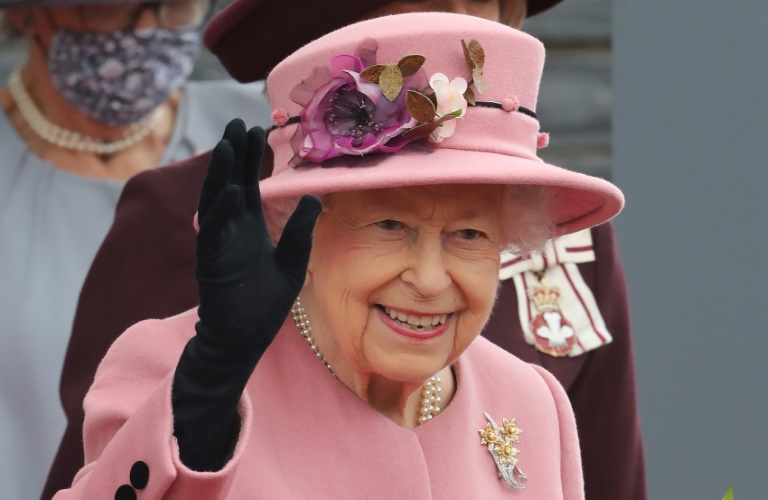 Buckingham Palace was forced to disclose Queen Elizabeth II had stayed overnight in hospital after The Sun newspaper broke the story Buckingham Palace was forced to disclose Queen Elizabeth II had stayed overnight in hospital after The Sun newspaper broke the story