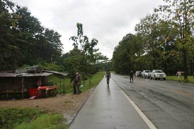 Demolition order for roadside shacks