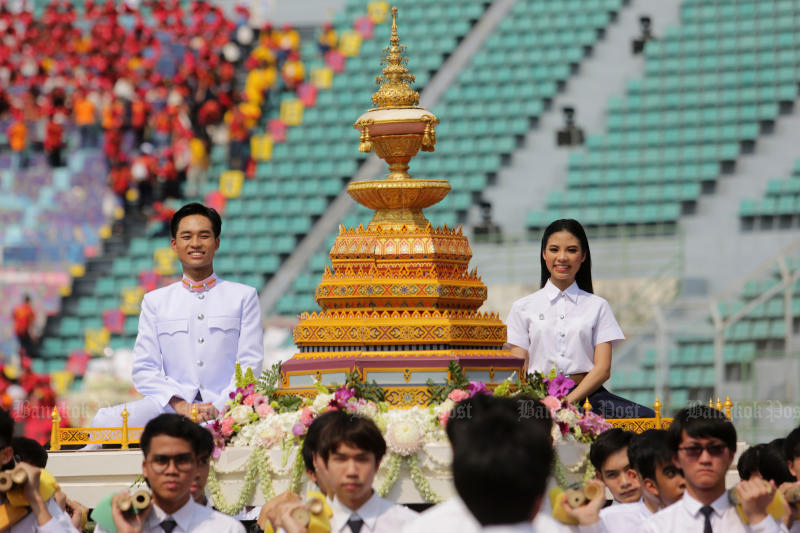 Chulalongkorn University alumni defend Phra Kieo parade