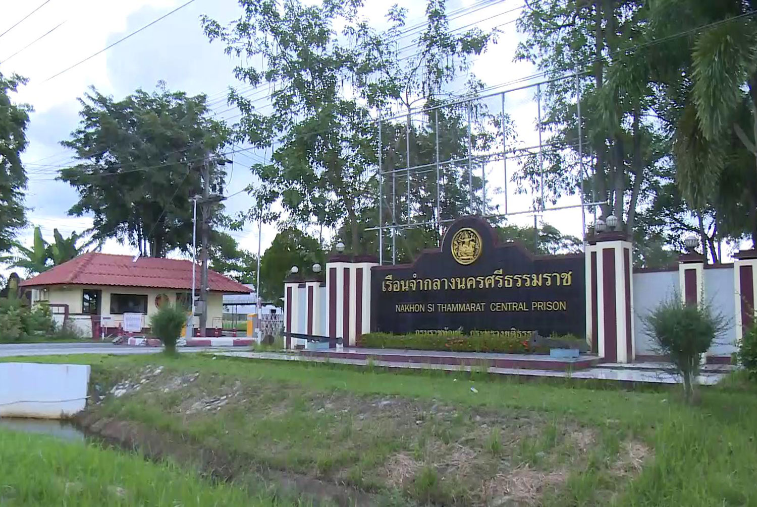 Nakhon Si Thammarat widens lockdowns as prison infections rise