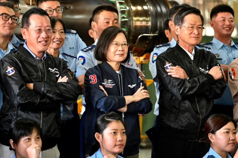 Taiwan leader confirms small US troop training presence