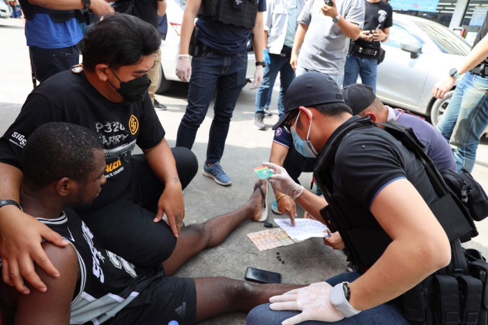 Nigerians, Thais busted for cocaine ring - Vimarsana News