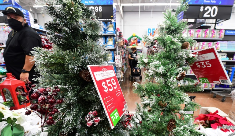 Shoppers in Rosemead, California on November 22, 2021 Shoppers in Rosemead, California on November 22, 2021