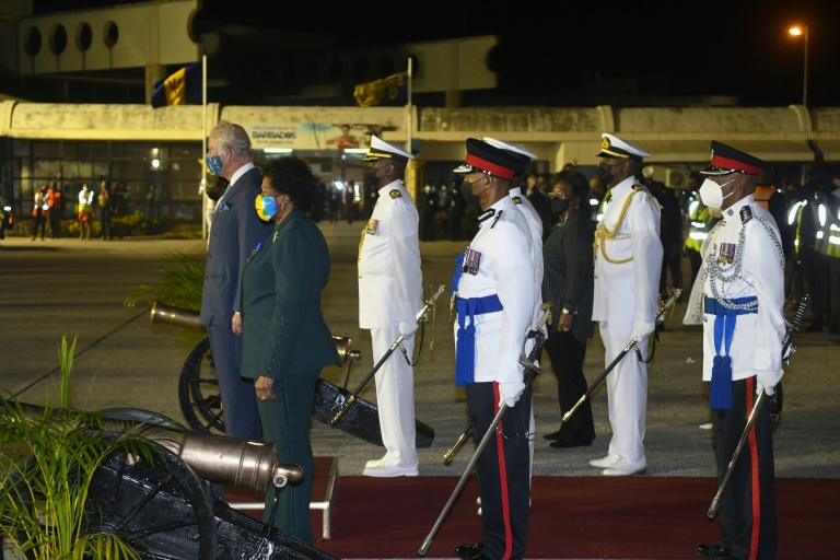 Lowering the queen's flag -- Barbados becomes a republic