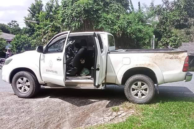 Pick-up hit by bomb, forest ranger injured