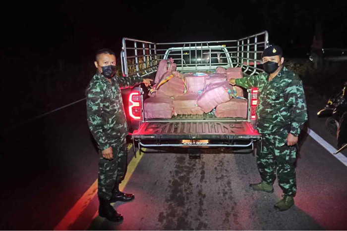 Bangkok Post - Speed pills seized after border car chase