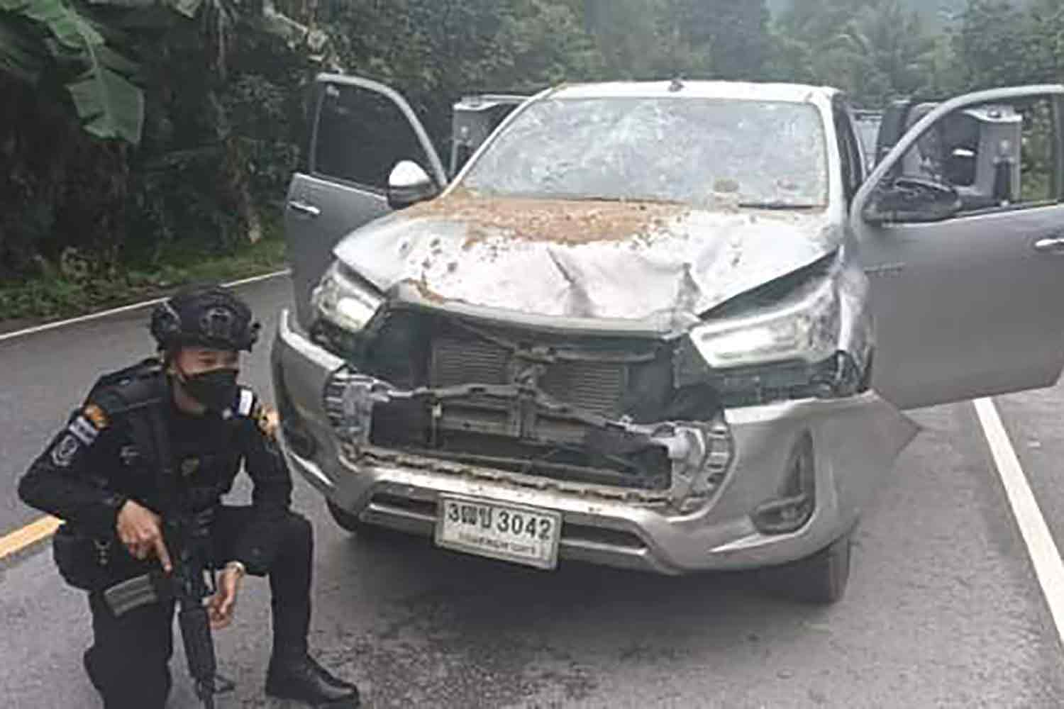 Army pickup damaged by bomb in South