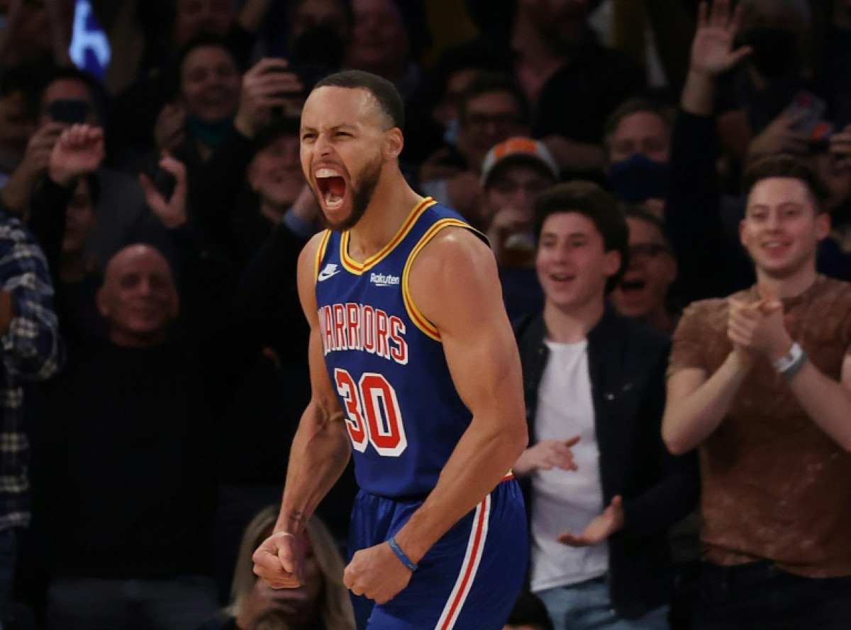 Bangkok Post - Stephen Curry is NBA's new three-point king