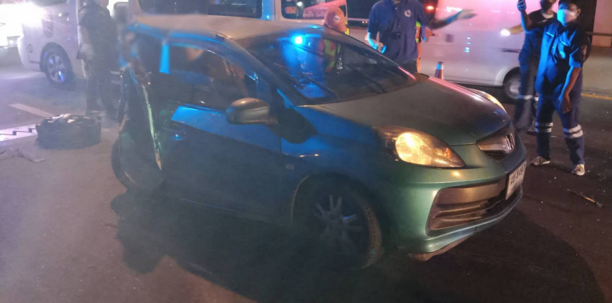 Bangkok Post - Three killed in expressway crash