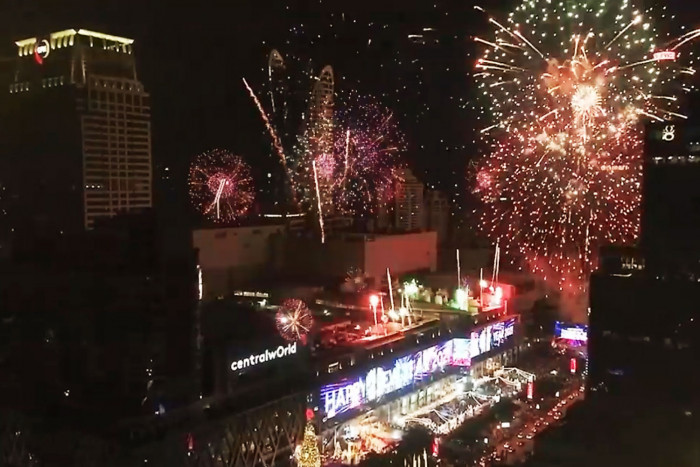 A spectacular fireworks to ring in 2022 - Vimarsana News