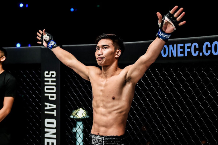 'Brothers' Saemapetch, Tawanchai face off