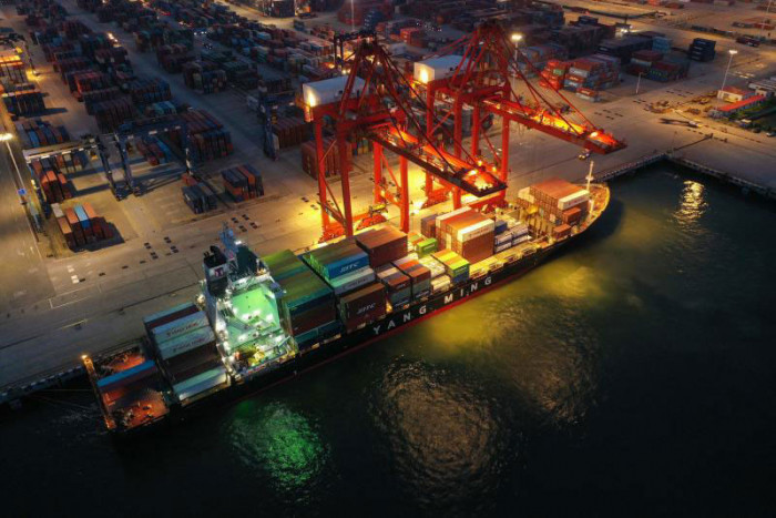 China exports surge in 2021 as global demand picks up