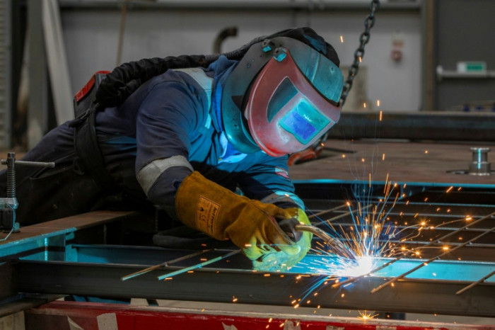 UK jobs picture robust as Omicron struck