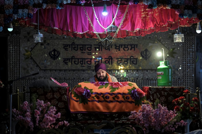 In the 1970s, Afghanistan's Sikh population numbered 100,000, but decades of conflict, poverty and intolerance have driven almost all of them into exile In the 1970s, Afghanistan's Sikh population numbered 100,000, but decades of conflict, poverty and intolerance have driven almost all of them into exile