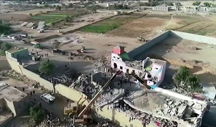 Many dead in 'horrific' air strike on Yemen jail
