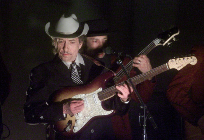 Bob Dylan sold entire recording catalog to Sony - Vimarsana News