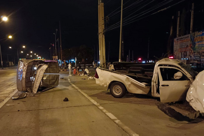 One killed, 17 hurt in pickup truck crash in Chai Nat - Vimarsana News