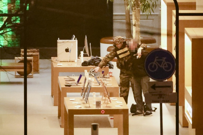 Amsterdam hostage taker dies of injuries in hospital: prosecutors - Vimarsana News