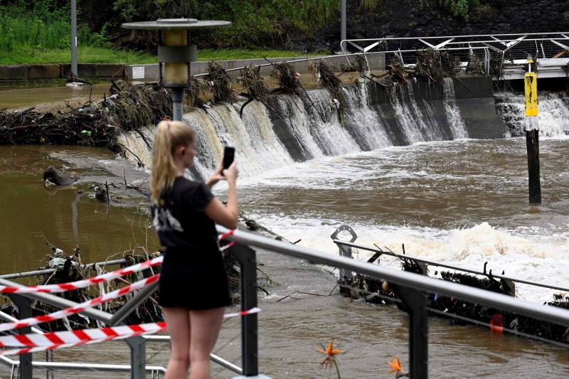 Deadly floods hit eastern Australia