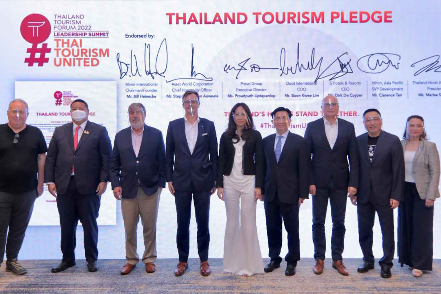 Leaders from Thailand's hospitality sector pose at the 'Thailand Tourism Forum 2022'. Mr Heinecke, third from left, urges the government to lift travel restrictions to help tourism.