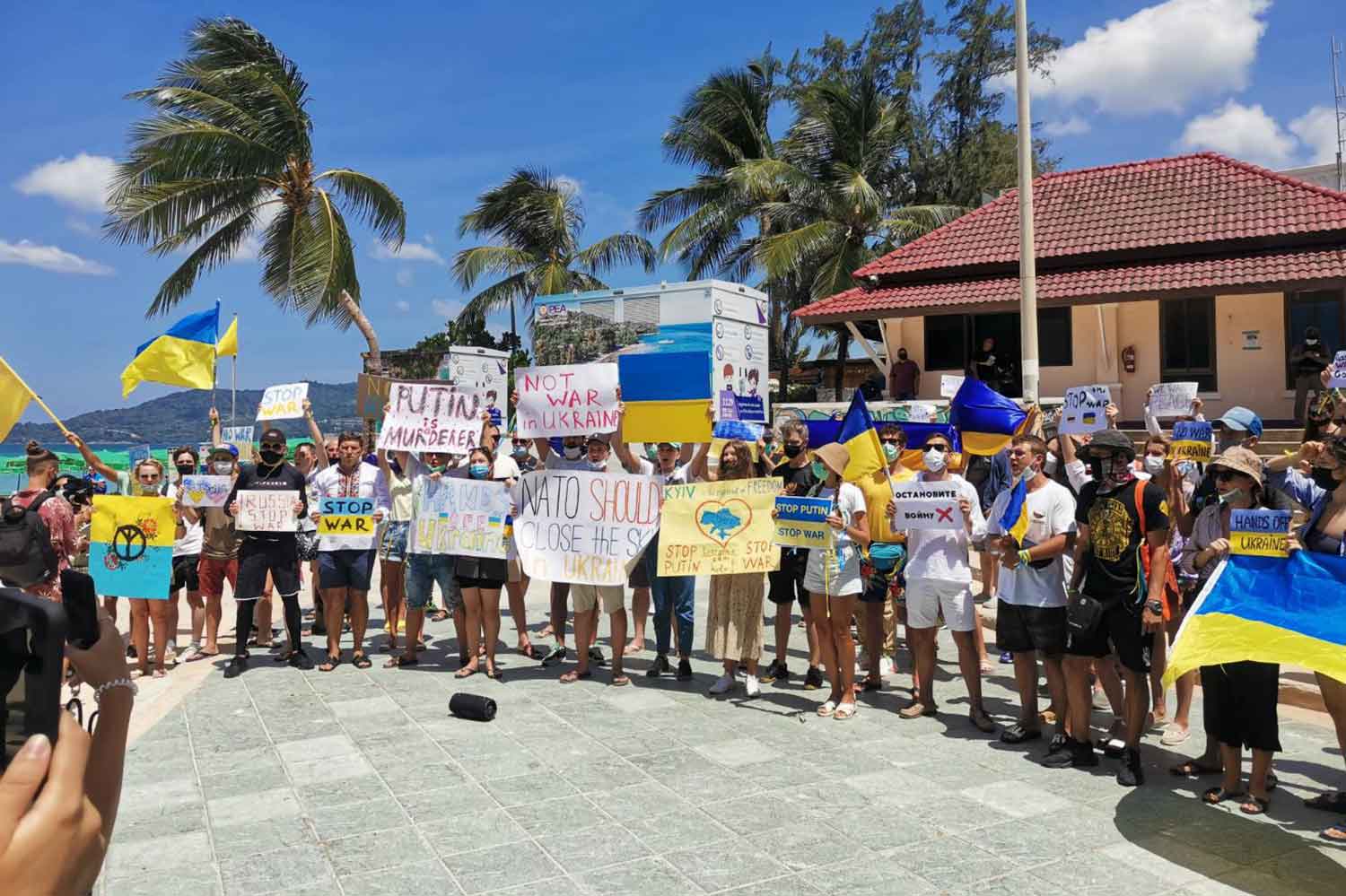 Ukrainian visitors demonstrate against Russian invasion