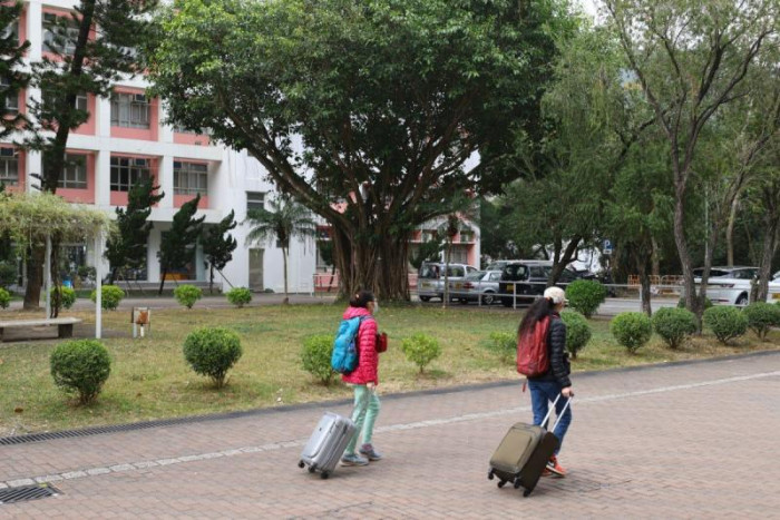 Chinese students are heading home to escape Covid-hit Hong Kong - Vimarsana News
