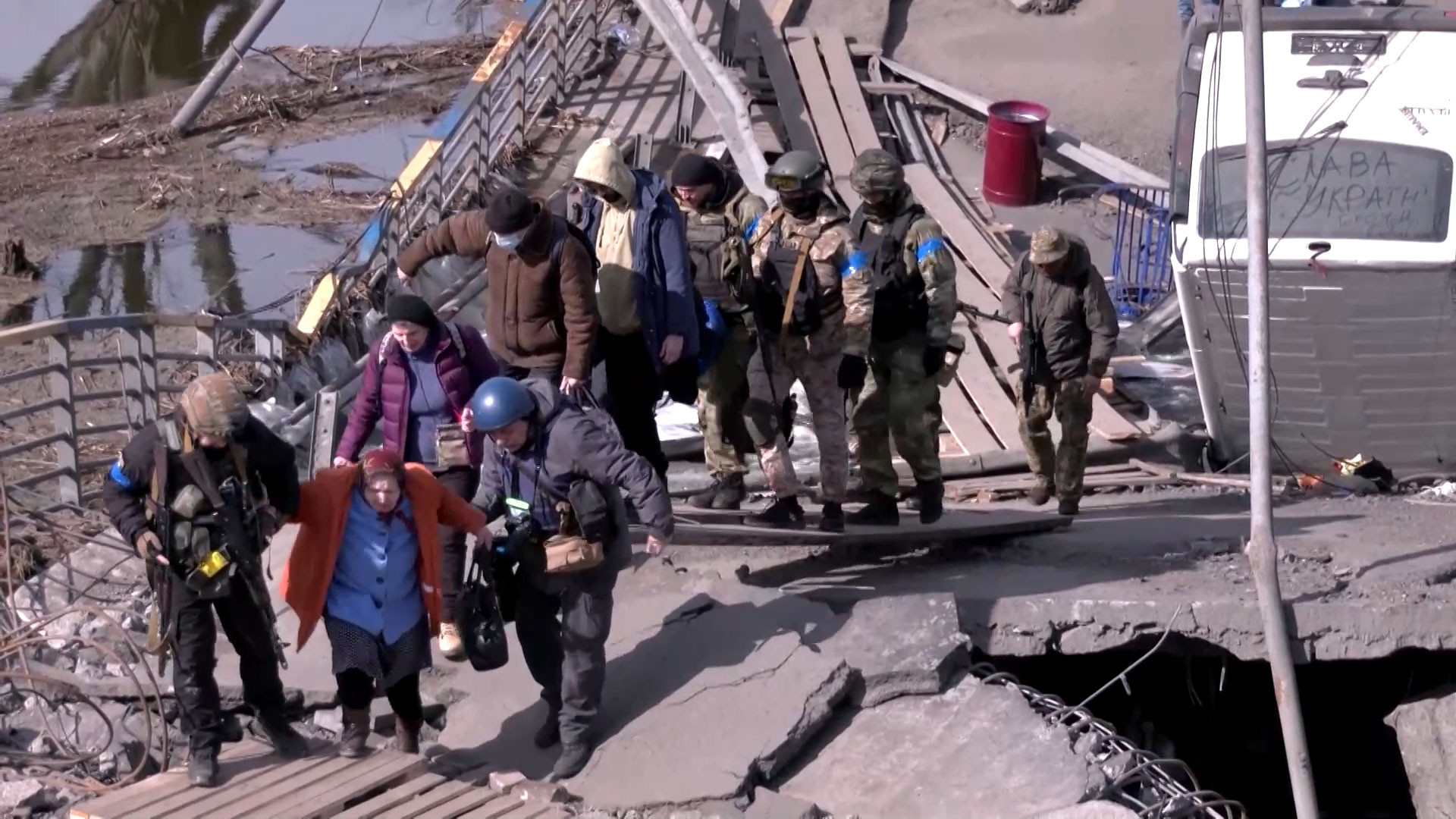 Fighting rages near Kyiv, fears for evacuations