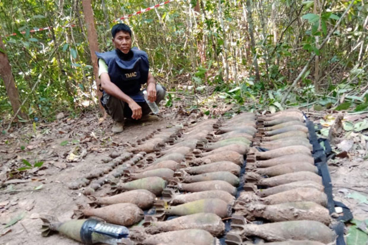 Bangkok Post - Large arms cache found on border with Cambodia