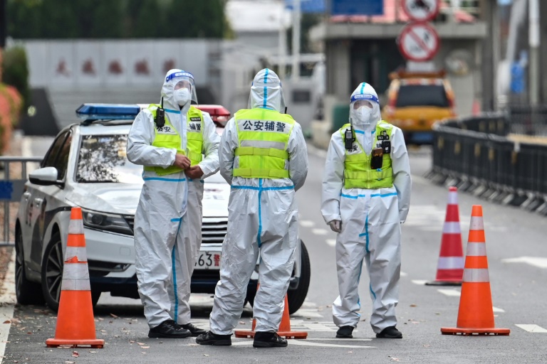 Empty shelves and anxiety as Shanghai Covid-19 cases surge