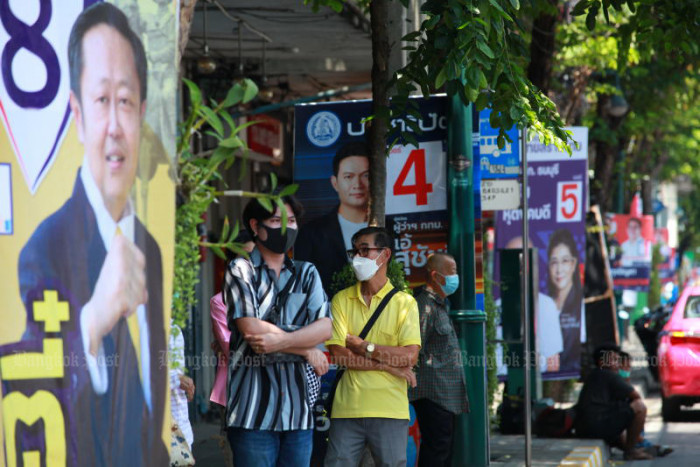 Big banners backfire on Bangkok governor candidates - Vimarsana News