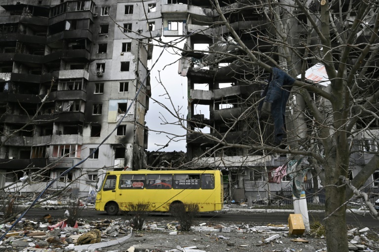 West ramps up sanctions as Russia threatens Ukraine's east